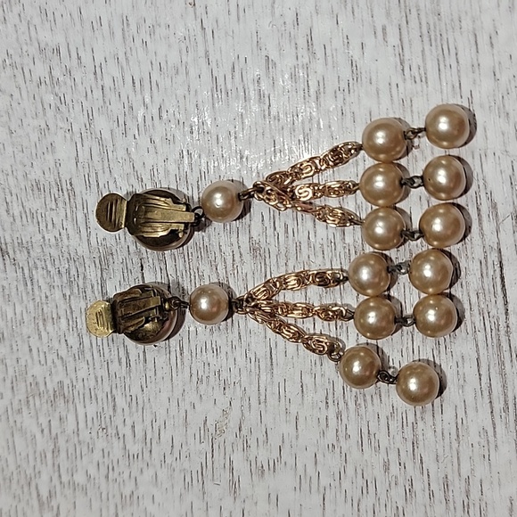 Faux Champagne Pearl Cha Cha Drop Clip On Vintage Earrings - Picture 4 of 7